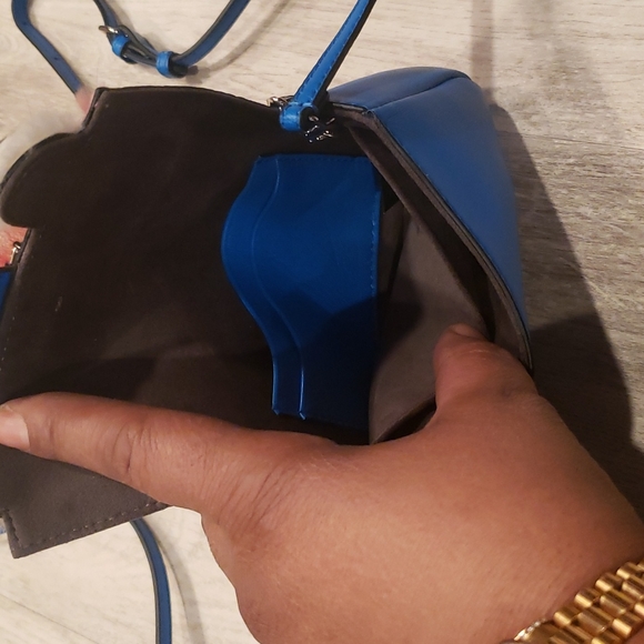 Fendi size small party size purse 👛 100% Authentic - Picture 11 of 13